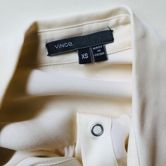 NWOT, Vince Silk Snap Botton Down Blouse, XS - Picture 5 of 10